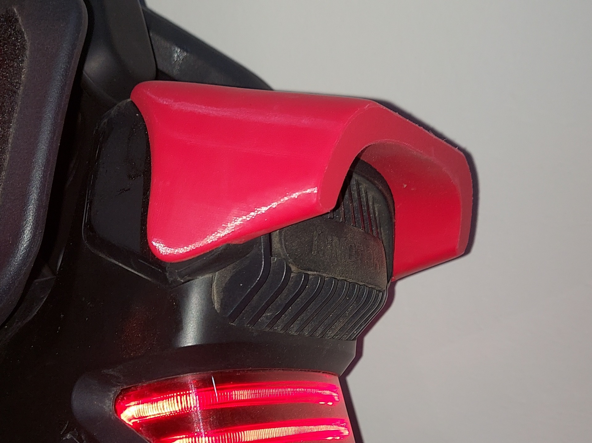 Nárazníky světla na Inmotion V11